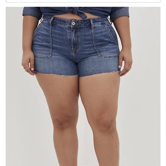 TORRID high rise midwash denim shortie shorts - Picture 1 of 7